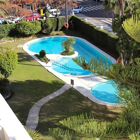 Sea View 2-bedroom With Pool Appartamento