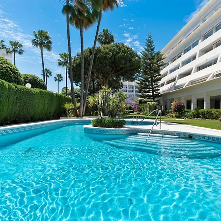 Appartamento Sea View 2-bedroom With Pool